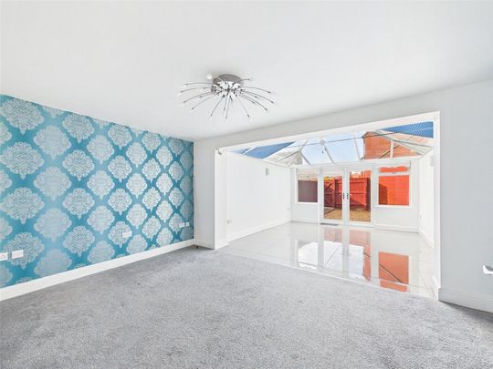 3 bedroom terraced house to rent - Photo 1