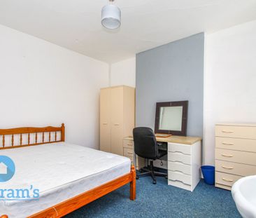 6 bed Mid Terraced House for Rent - Photo 6