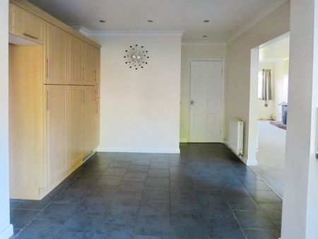 Leaders Way, Newmarket - Photo 3