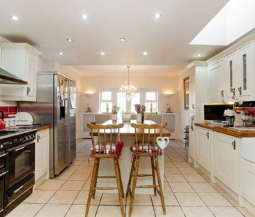 3 bedroom semi-detached house to rent - Photo 6