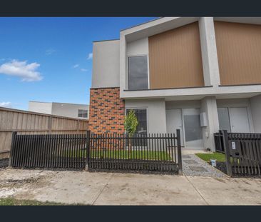 Functional 4-bedroom townhouse in the Evergreen Estate! - Photo 6