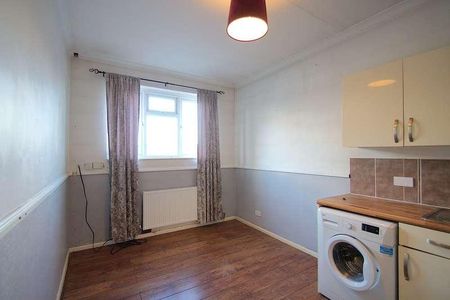 Manningtree Road, Ruislip, HA4 - Photo 2