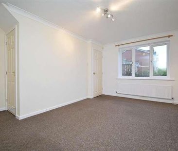 St Peters Gate, Ossett, WF5 - Photo 1