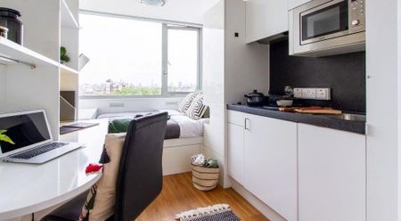 1 bedroom in a flat share to rent - Photo 3