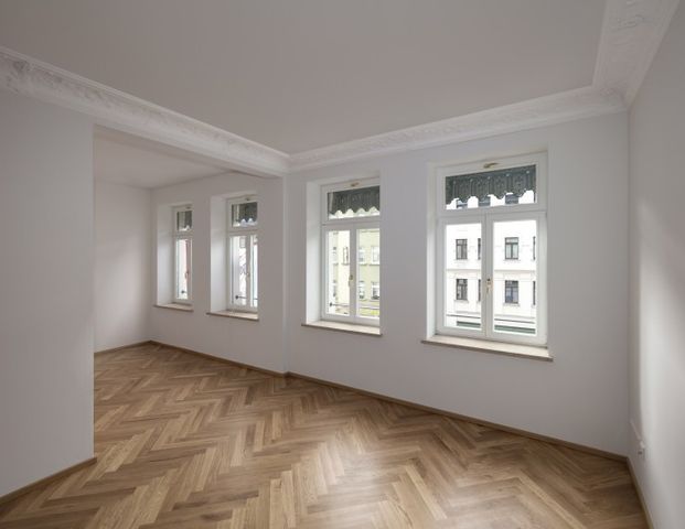 Hochwertig sanierte Altbauwohnung mit Balkon ! - Foto 1