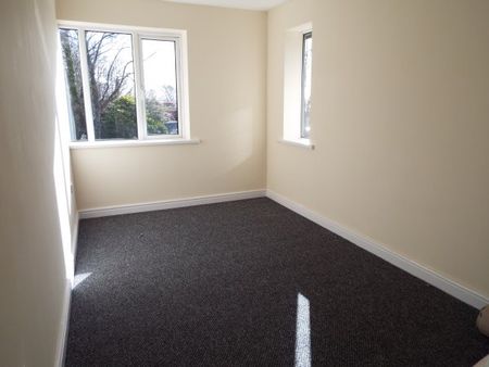 Flat 7, Queen Adelaide House, Windmill Lane, Property for rent - Photo 3