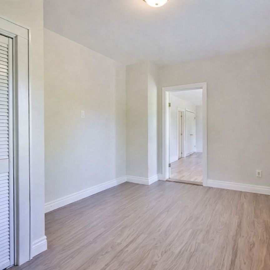 For Lease - 280 Bells Lane Unit# 1, Innisfil, Ontario - Photo 1