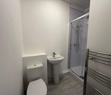 3 bedroom flat to rent - Photo 3