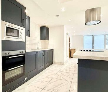 Paddock Gate, North Street, Winkfield, Windsor, Berkshire, RG12 - Photo 5