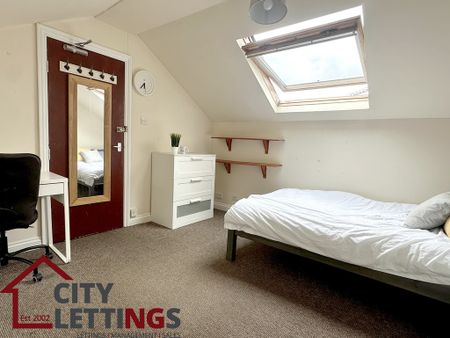 6 Bedroom Mid Terraced House - Photo 5
