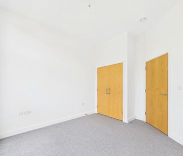 Bradley Court, Camberley - 2 bedrooms Property for lettings - Seymours - Photo 1