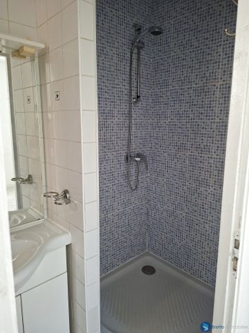 Location Appartement 3 pièces 43m² TOULON 83000 - Photo 4