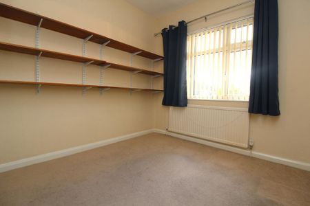 5 bedroom semi-detached house to rent - Photo 5