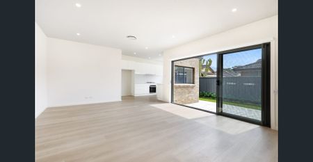 Luxury Coastal Living – Brand New Three-Bedroom Townhouse Moments from Fairy Meadow Beach - Photo 4