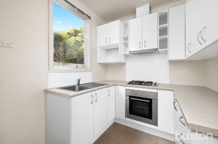 COTTAGE STYLE CUTIE! - Photo 5