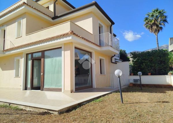 Porzione di bifamiliare in affitto