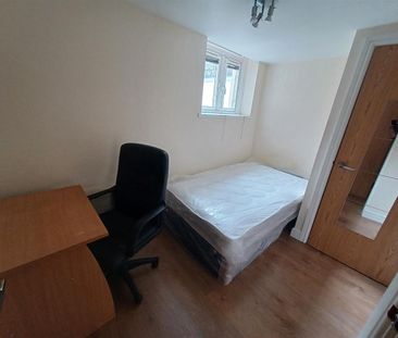 Colum Road Cardiff - Photo 4