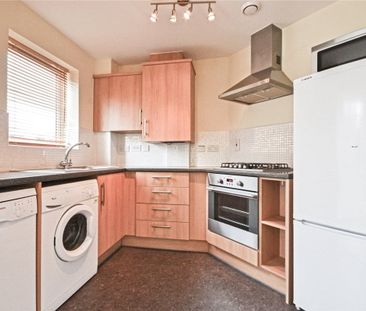 Well presented 1 bedroom, ground floor apartment located just off M... - Photo 1