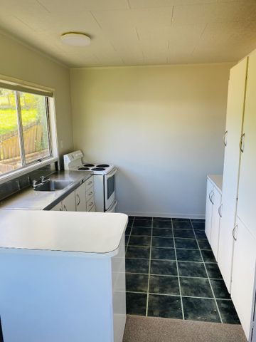 Property Management46 Trias Road, Sunnynook - House for Rent - Photo 4
