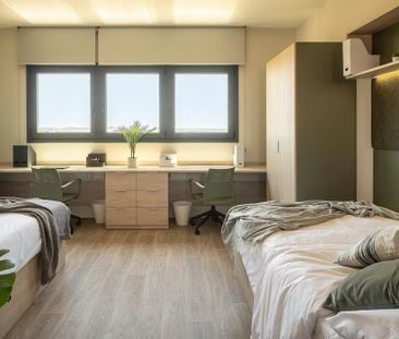 Calle Elche, Sevilla, Andalusia 41013 - Photo 2