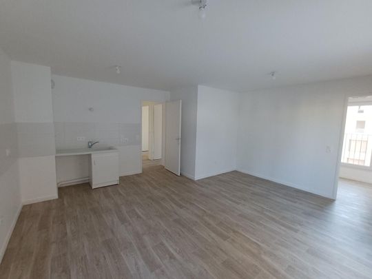 location Appartement T4 DE 80m² À BOBIGNY - Photo 1