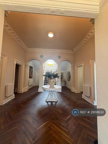 3 bedroom flat to rent - Photo 3