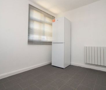 Flat in London Road, Carlisle - Photo 1