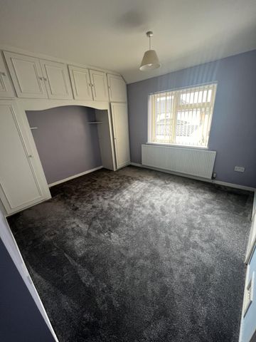 3 Bedroom Semi-Detached house for rent - Photo 2