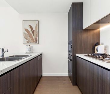 Exceptional Fully Furnished 2 Bedroom Apartment, Sensational Park V... - Photo 1