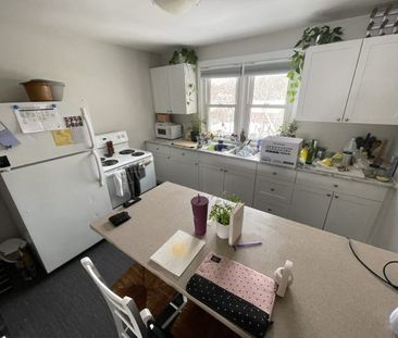 318 Yonge St, Unit 5, Kingston, ON - Photo 2