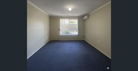 NEAT & TIDY TWO BEDROOM UNIT! - Photo 3