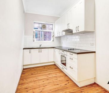 The Perfect Two Bedroom Apartment! - Photo 5