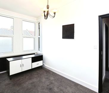 2 Bed Flat, Francis Road, E10 - Photo 2