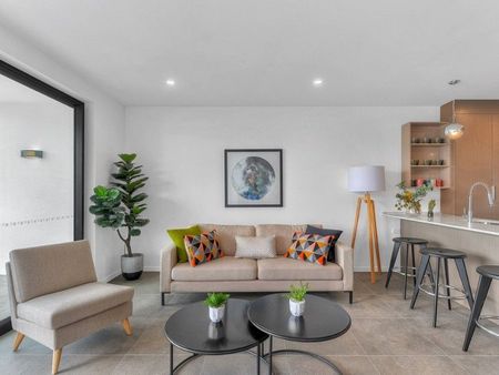 FULLY FURNISHED 2 BEDROOM - Photo 4