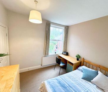 4 bedroom terraced house to rent - Photo 5