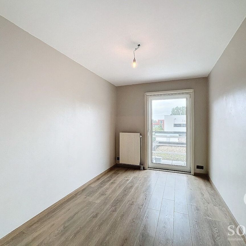 Ruim appartement met 3 slaapkamers en garage - Photo 1