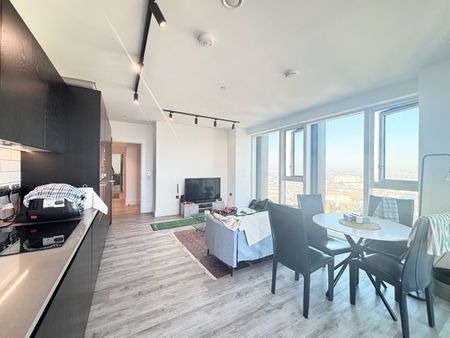 2 Bed Flat, Icon Tower, W3 - Photo 2