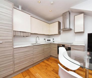 2 bedroom flat to rent - Photo 6