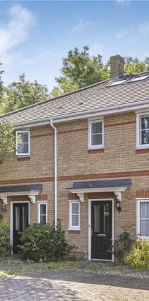 4 bedroom semi-detached house to rent - Photo 1
