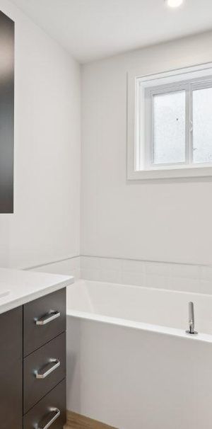 Beau 5 1/2 neufs ! TRIPLEX = Tranquilité ! Châteauguay, disponible maintenant - Photo 1