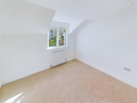 3 bedroom detached house to rent - Photo 4