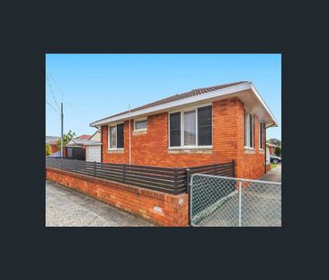 Beautiful 3-Bedroom Villa with Private Garden in Prime Eastlakes Lo... - Photo 3