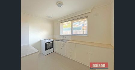 Easy living in comfortable location - Photo 4