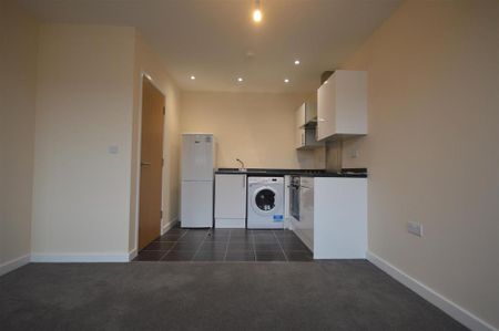 Studio to rent - Photo 2