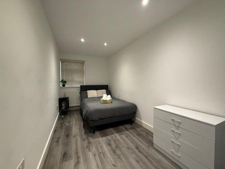 3 bedroom apartment to rent - Photo 2