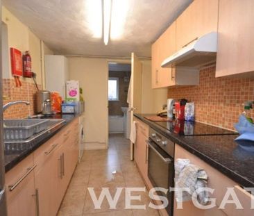 5 Bed - Blenheim Gardens, Reading - Photo 6