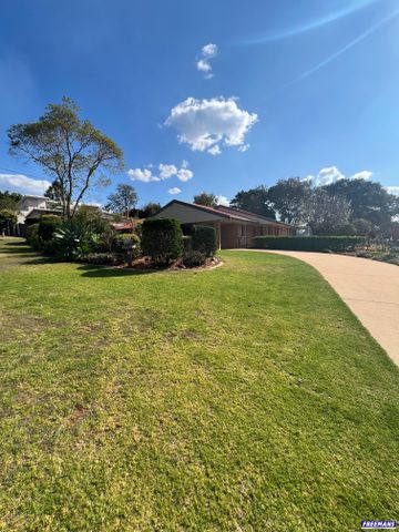 Lovely Established Home on 1,332 m² Allotment - Photo 3