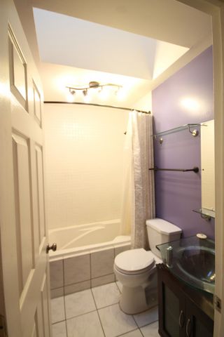 Métro Lucien-Lallier et Guy-Concordia: logement de 2 chambres à louer semi-meublé. - Photo 4