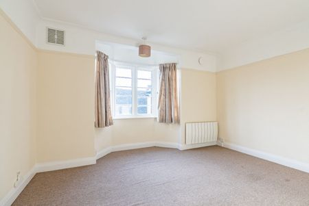 Available unfurnished now - Photo 3