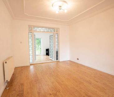 4 bedroom semi-detached house to rent - Photo 2